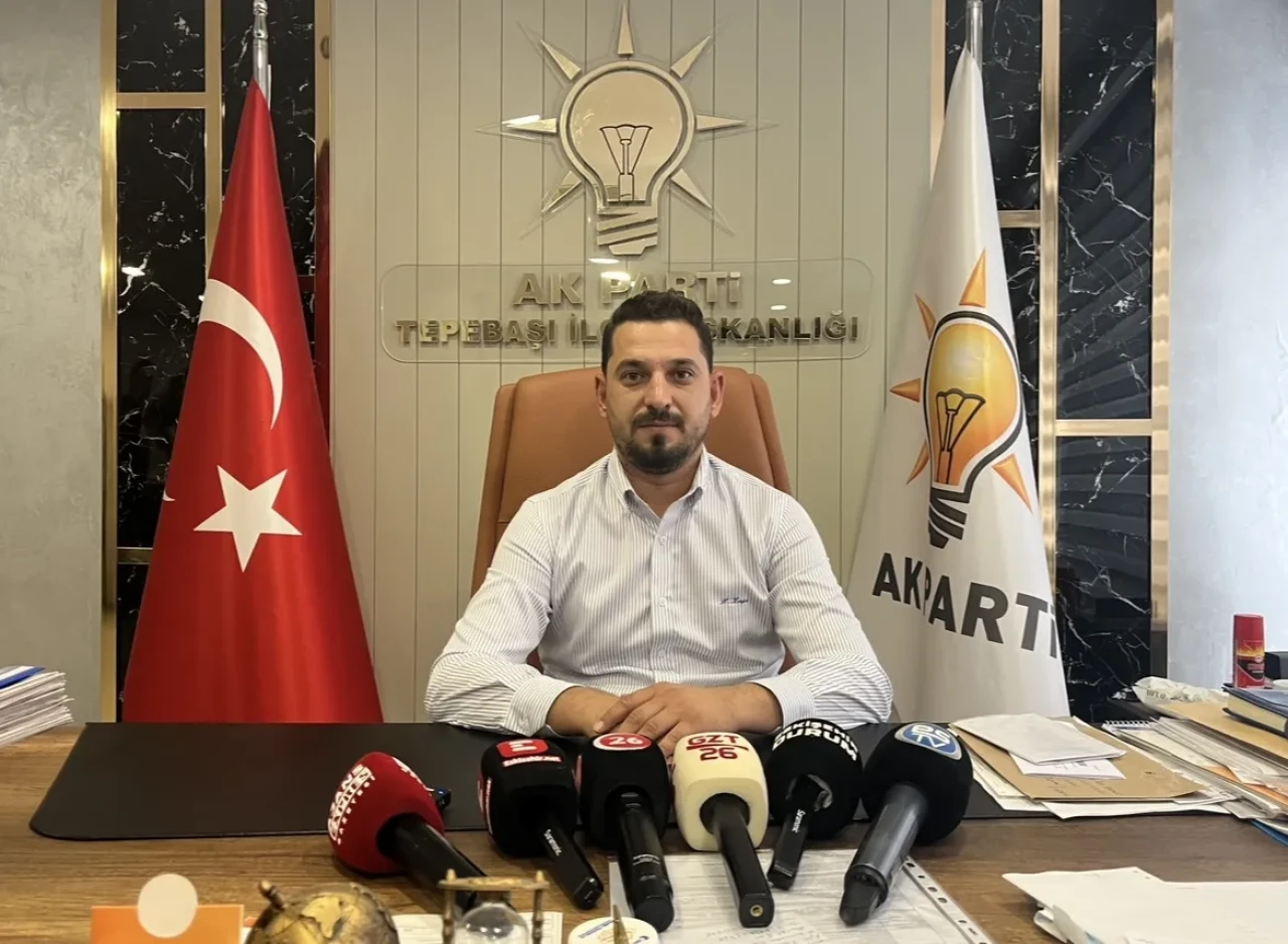 AK Parti Tepebaşı İlçe Başkanı: “Pazara çıkmıyorlar, hizmet üretmiyorlar”