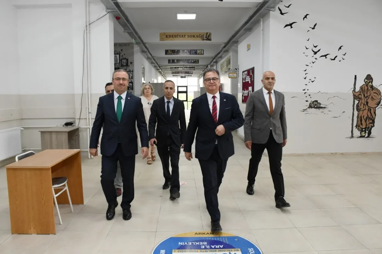 Genel Müdür Otrar’dan rehber öğretmenlere teşekkür ziyareti