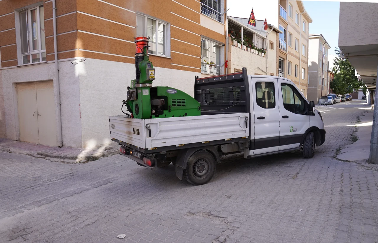 Tepebaşı’nda Haşereyle Mücadele Sürüyor