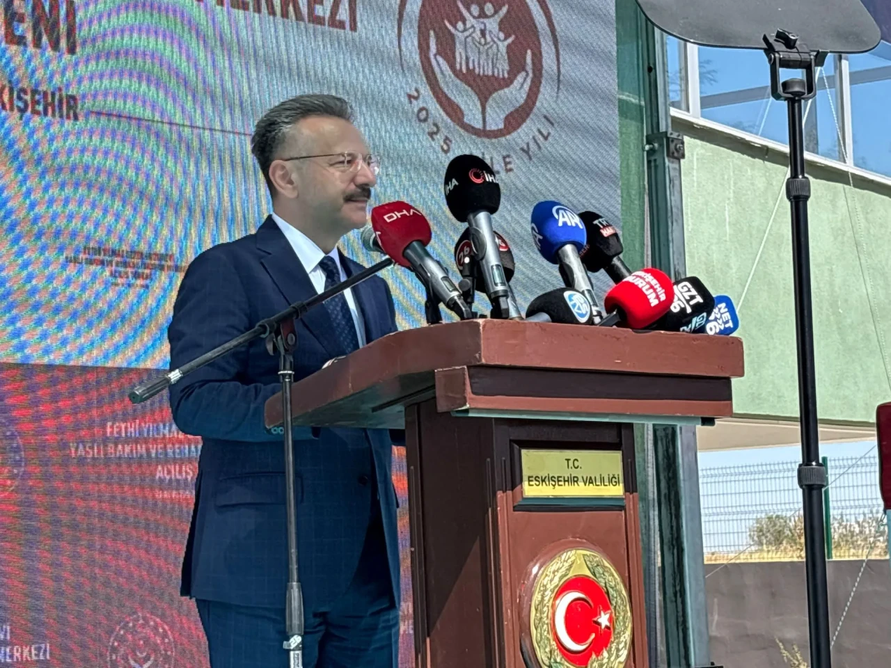 Vali Aksoy: “Yaşlılarına sahip çıkan toplum, geleceğini güvence altına alır”