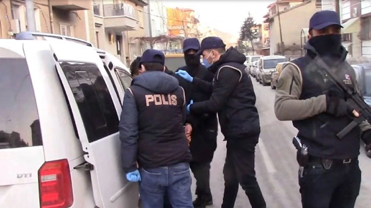 Afyonkarahisar’da DEAŞ operasyonu: 1 tutuklama, 14 sınır dışı