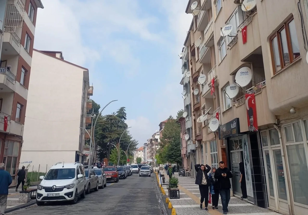 Simav’da Peş Peşe Depremler Korkuttu