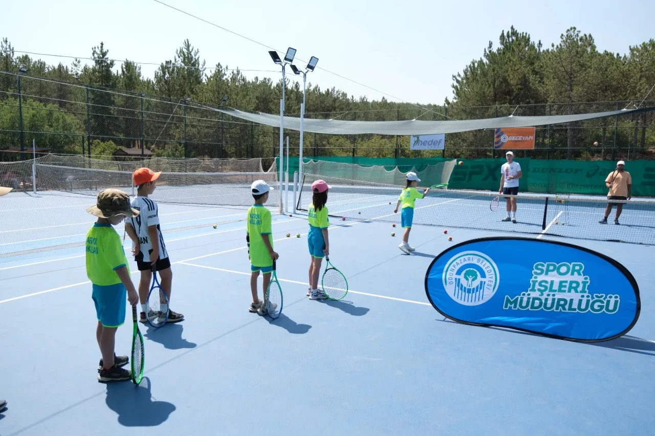 Odunpazarı’nda Yaz Tenis Kursuna Yoğun İlgi