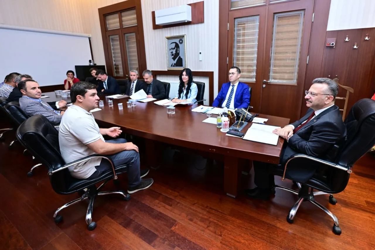 Vali Aksoy Halk Günü Toplantılarında 300 Vatandaşı Dinledi
