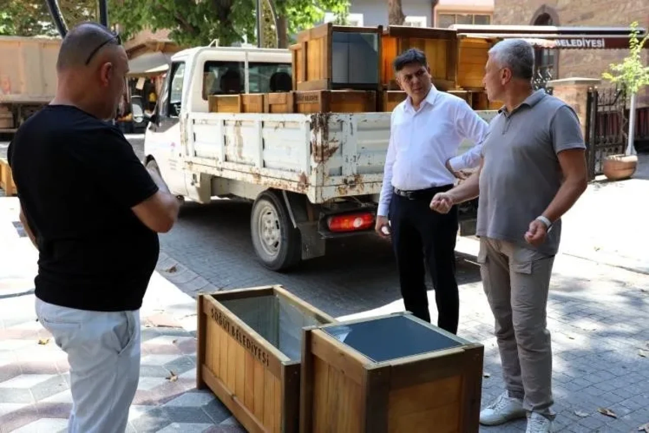 Söğüt'te İstiklal Caddesi'nde estetik dokunuşlar sürüyor