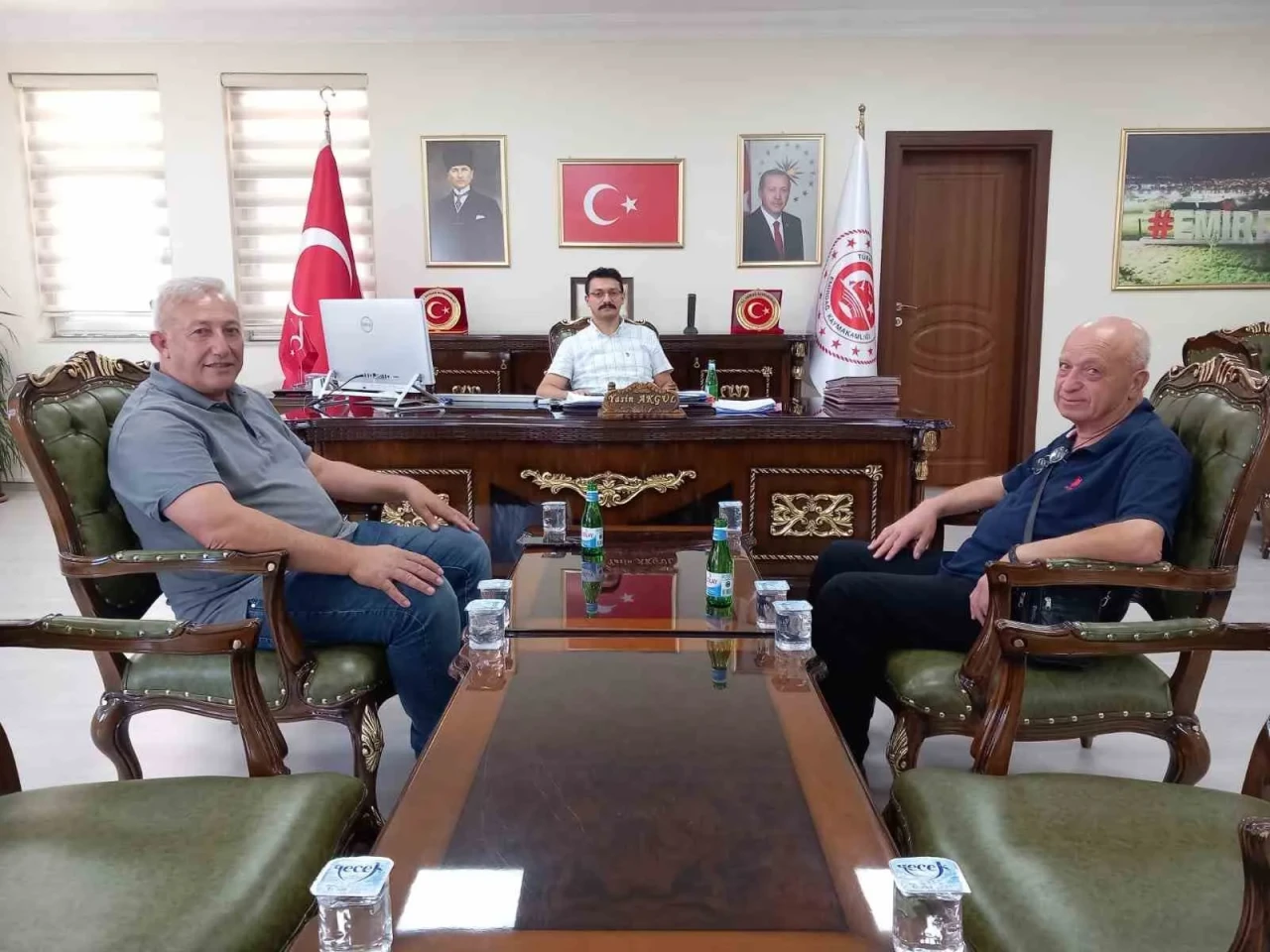 Emirdağ’da Başıboş Köpekler Toplatılıyor