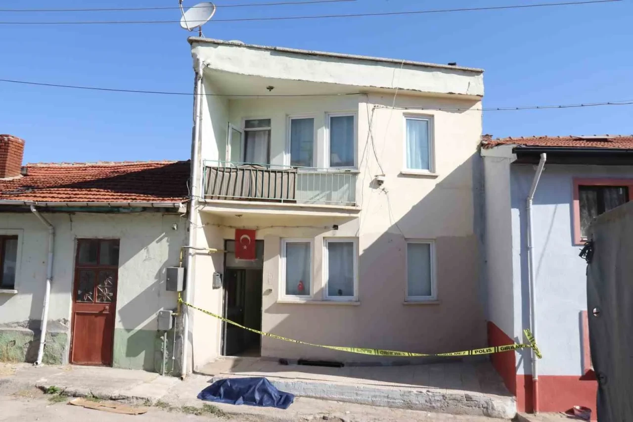 Çengelçeşme Sokak'ta yalnız yaşayan adamın cesedi bulundu, soruşturma sürüyor
