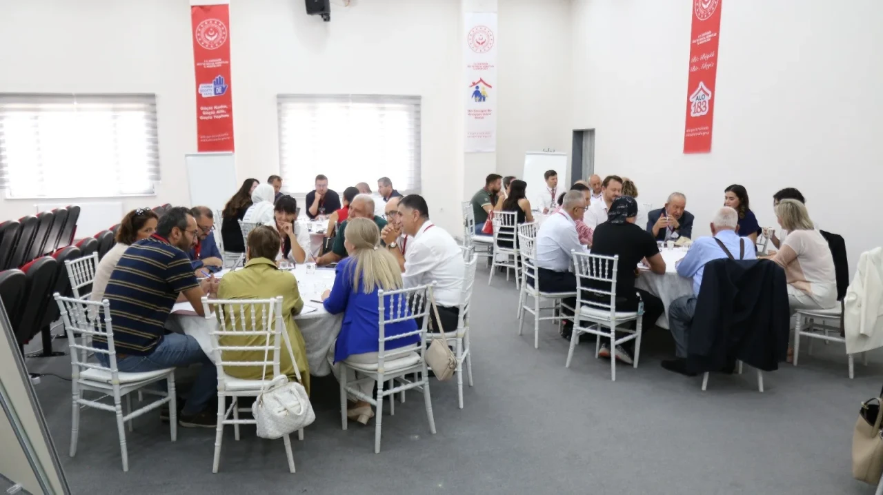 Eskişehir'de Yaşlıların Yaşam Kalitesini Artırmak İçin 'Yaşlılık Çalıştayı' Düzenlendi