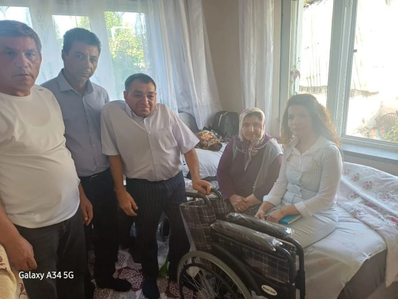 AK Parti'den Alpu’da engelli vatandaşlara destek