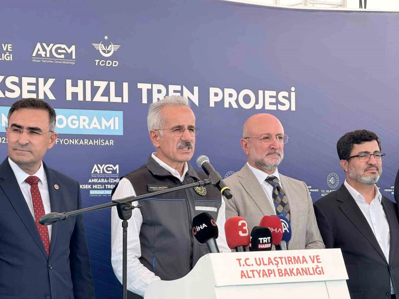 Bakan Uraloğlu: "Ankara-İzmir YHT ile 11,5 Milyon Vatandaş Hızlı Tren Konforuna Kavuşacak"