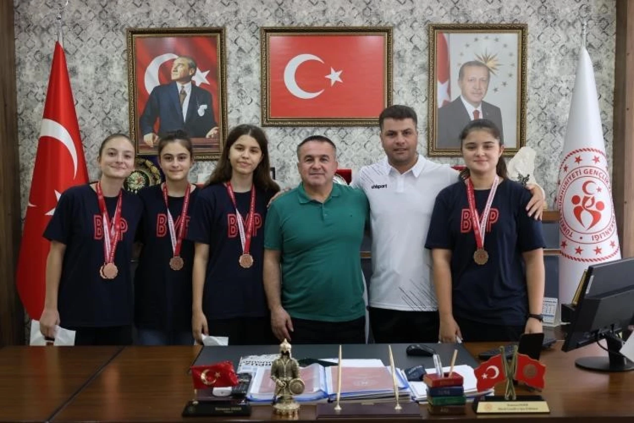 Bilecikli Sporculardan ANALİG Başarısı Sonrası Gençlik ve Spor İl Müdürü Demir’e Ziyaret