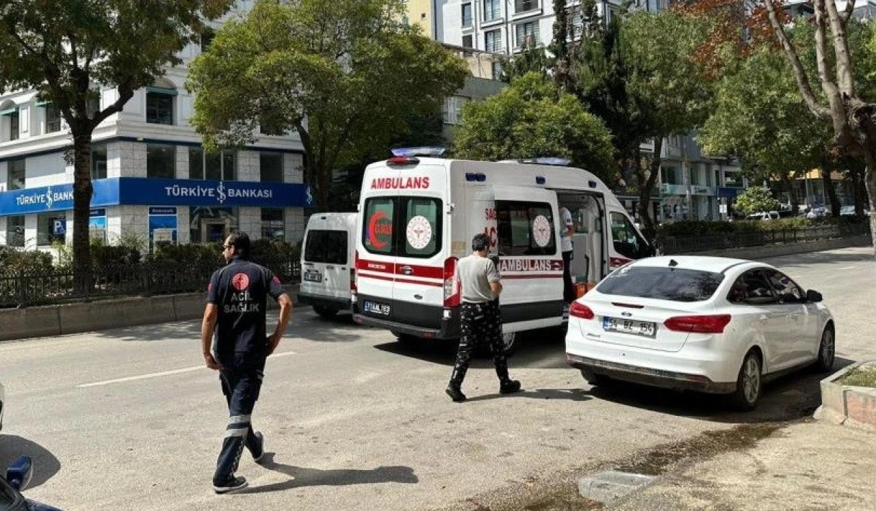 Bilecik’te Motorlu Bisiklet Devrildi: 2 Kişi Yaralandı