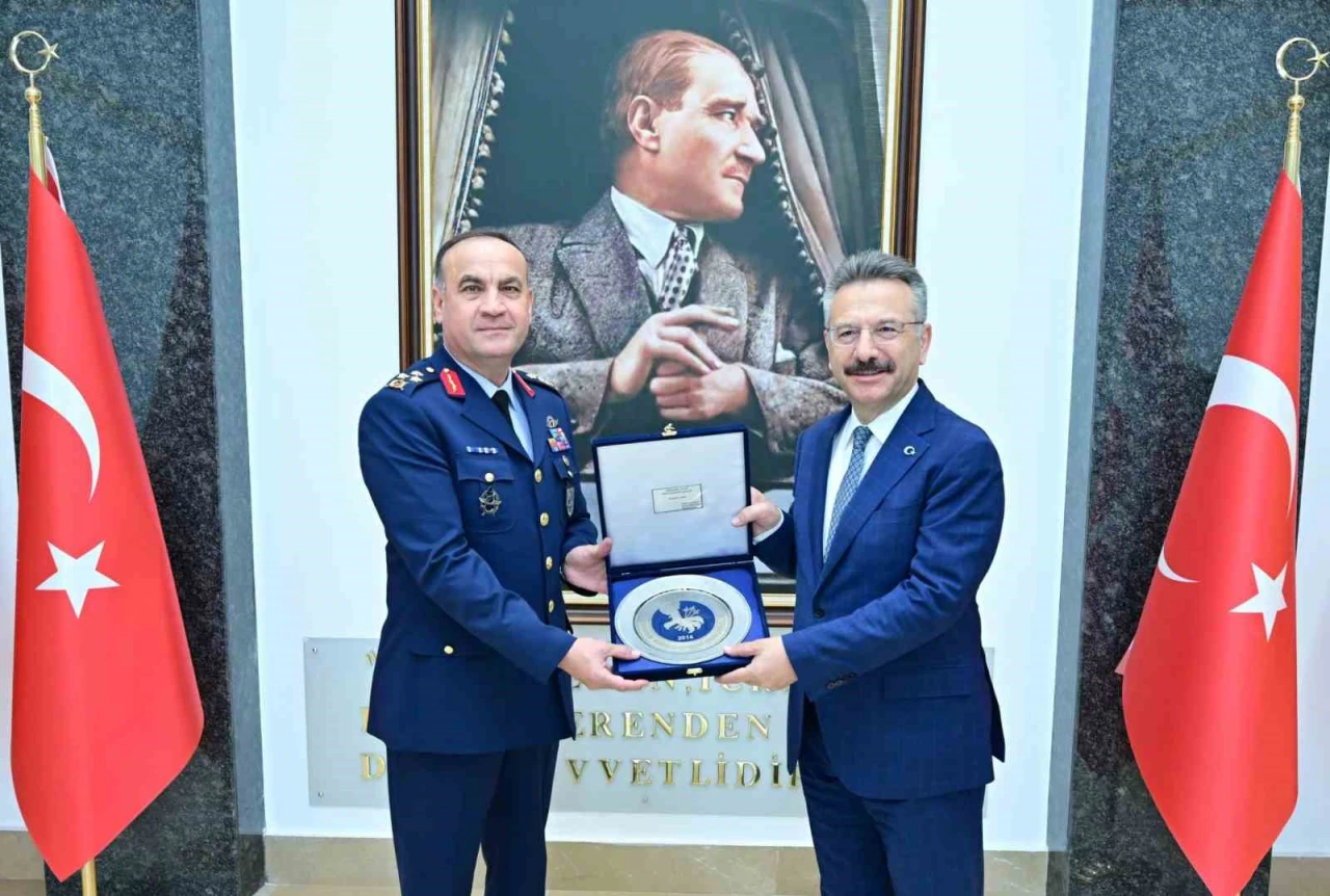 Hava Korgeneral Rafet Dalkıran Eskişehir Valiliğini Ziyaret Etti
