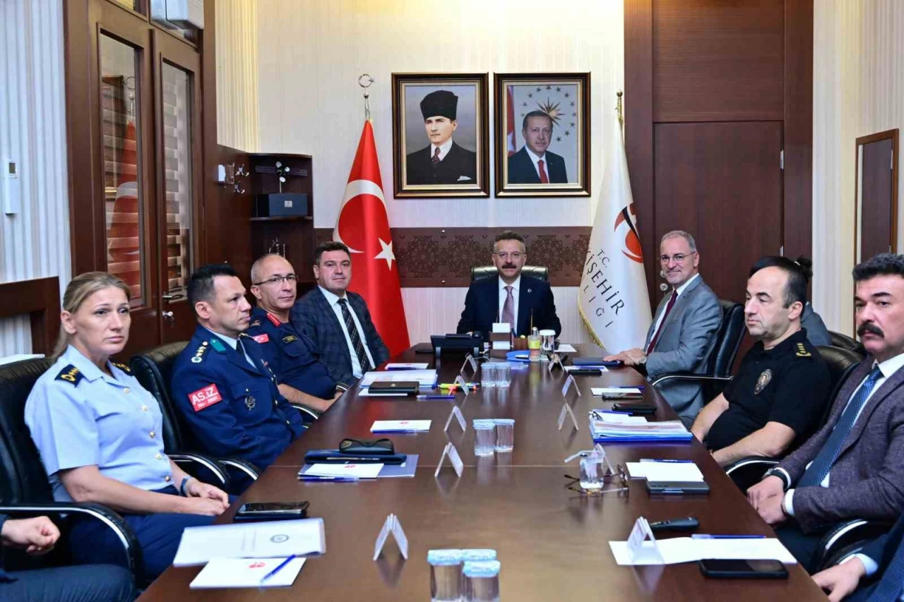 Eskişehir'de Güvenlik Koordinasyon Toplantısı, Huzur İçin Tedbirler Görüşüldü