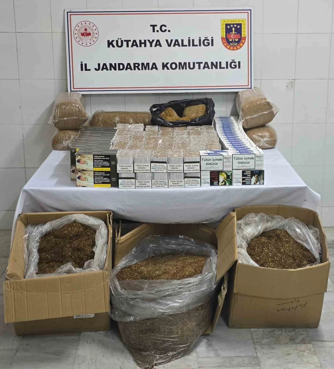 Kütahya’da Kaçak Sigara Operasyonu: 2 Kişi Hakkında Soruşturma Başlatıldı