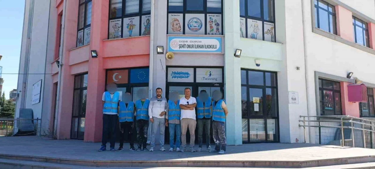 Eskişehir’de Kamu Yükümlülerinden Eğitime Destek: Okul Temizliği ve Boyama Çalışması