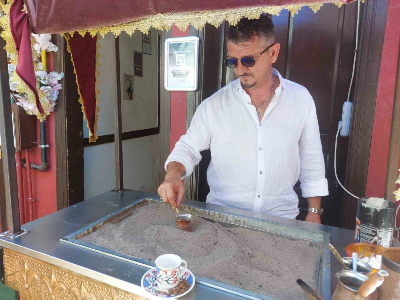 Kumda Kahve Geleneğini 13 Aromayla Eskişehir’de Yaşatıyor