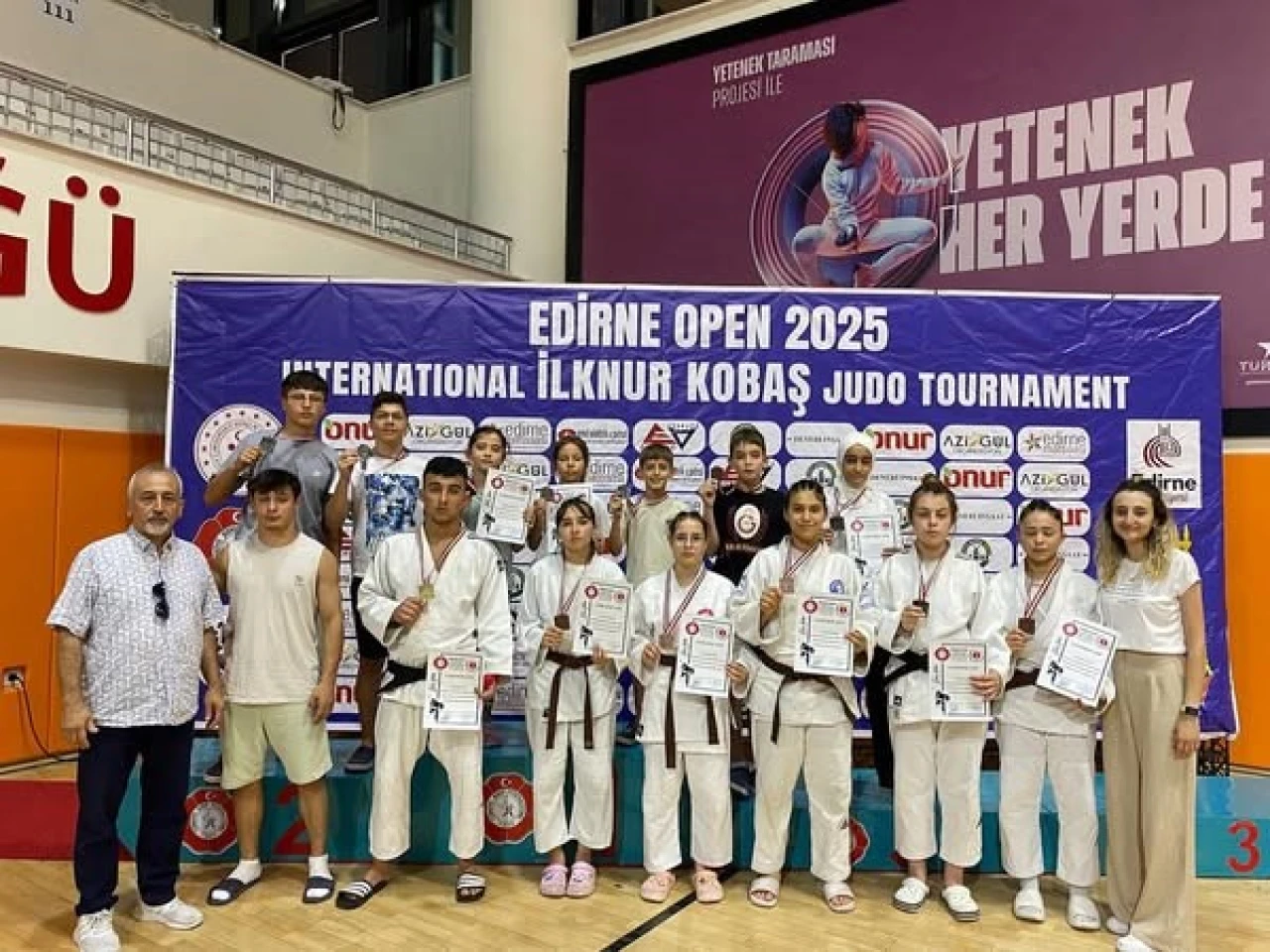 Kütahya Belediyespor’un Genç Judocuları Edirne’den 10 Madalya ile Döndü