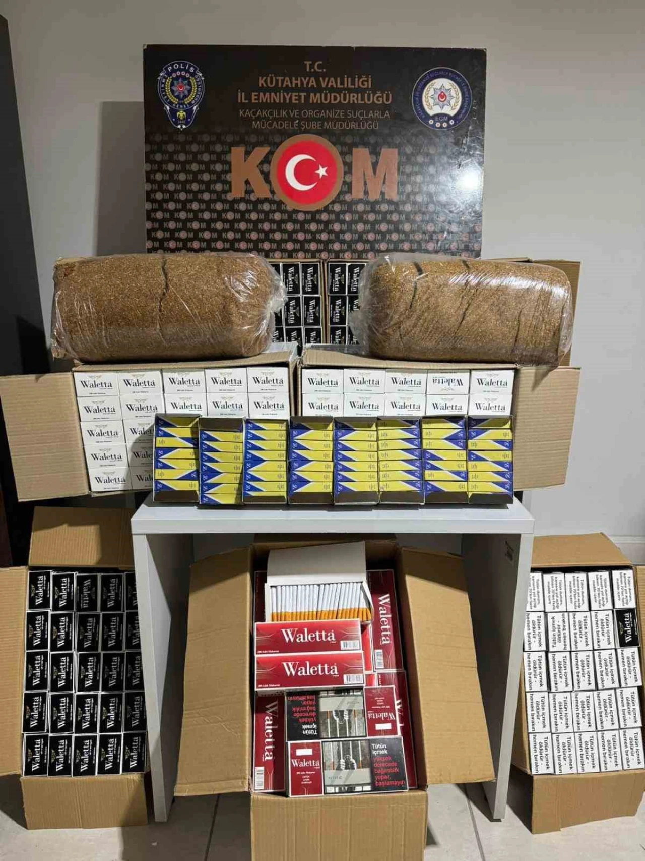 Trafikte Yakalanan Araçta Kaçak Tütün Operasyonu