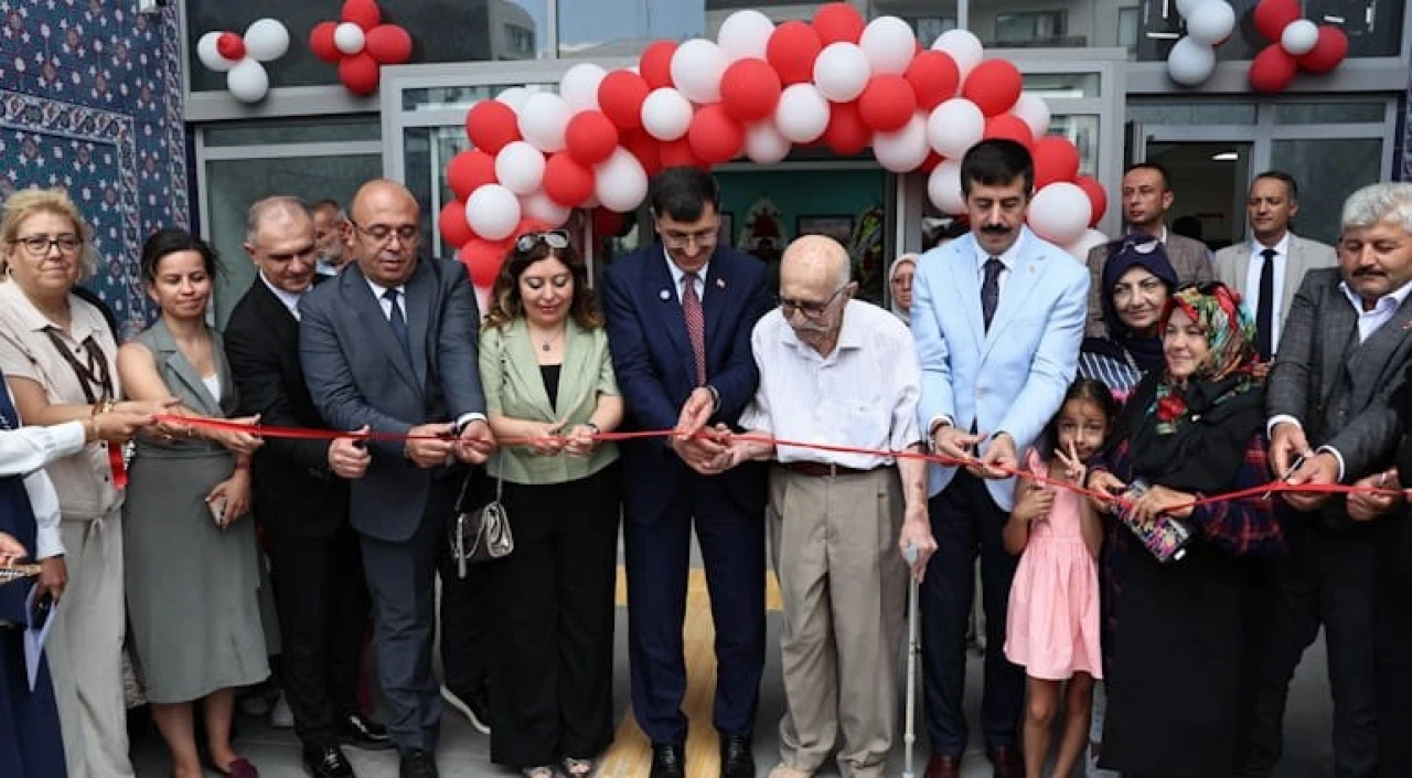Kütahya'da Engelli ve Yaşlılar için Yeni Sosyal Hizmet Merkezi Açıldı