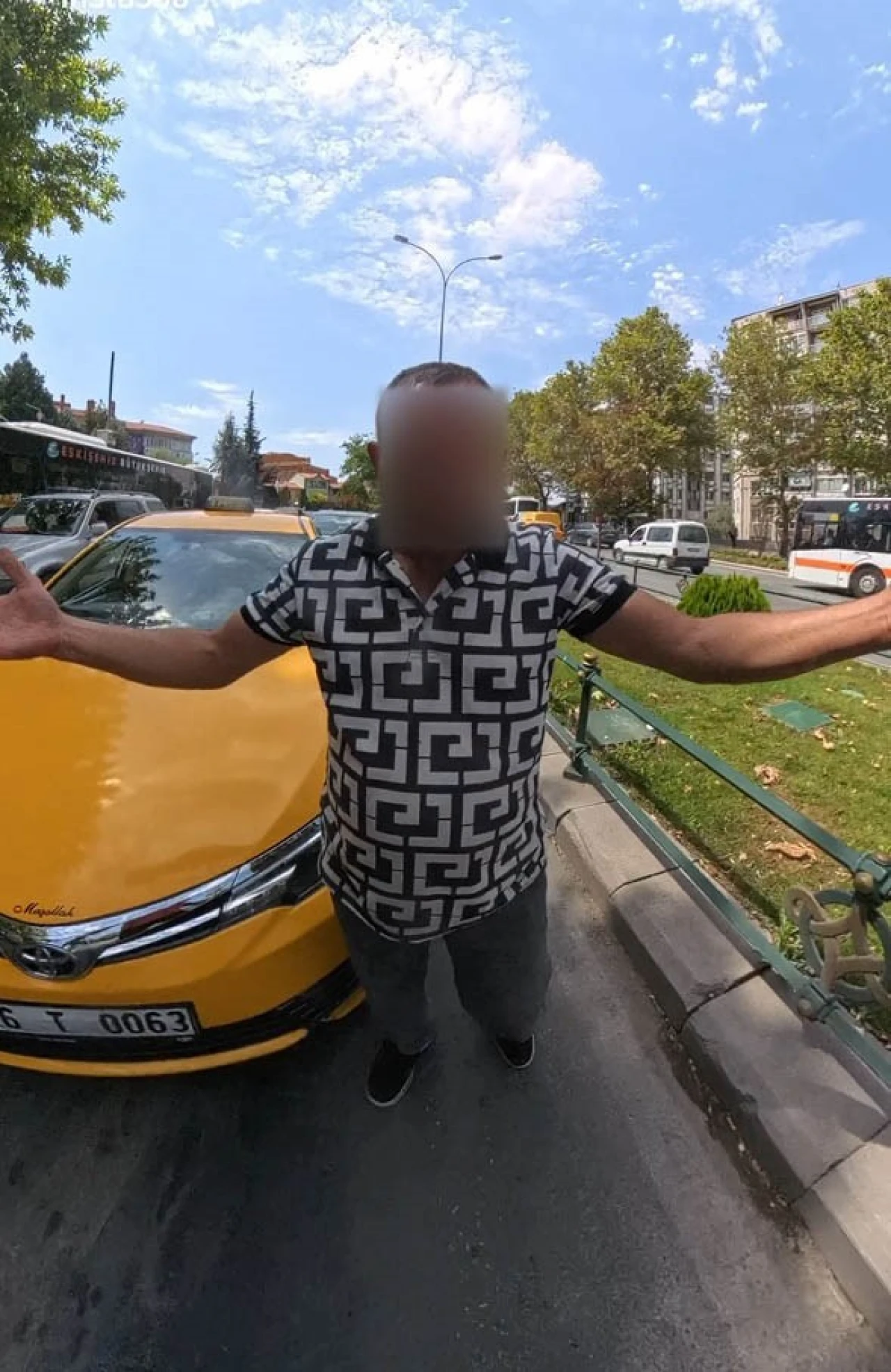 Taksi Şoförü İle Kurye Trafikte Kavga Etti