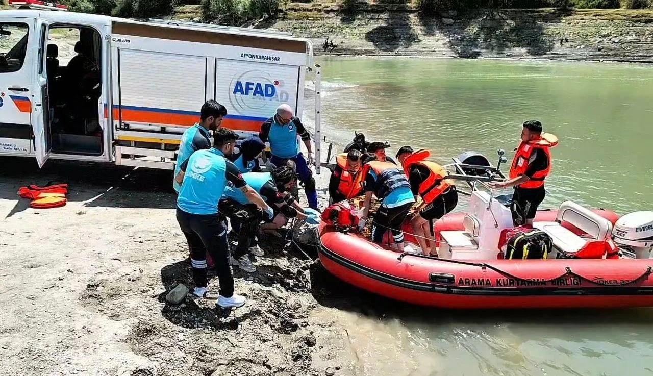 Afyonkarahisar’da AFAD ve UMKE’den Nefes Kesen Boğulma Tatbikatı