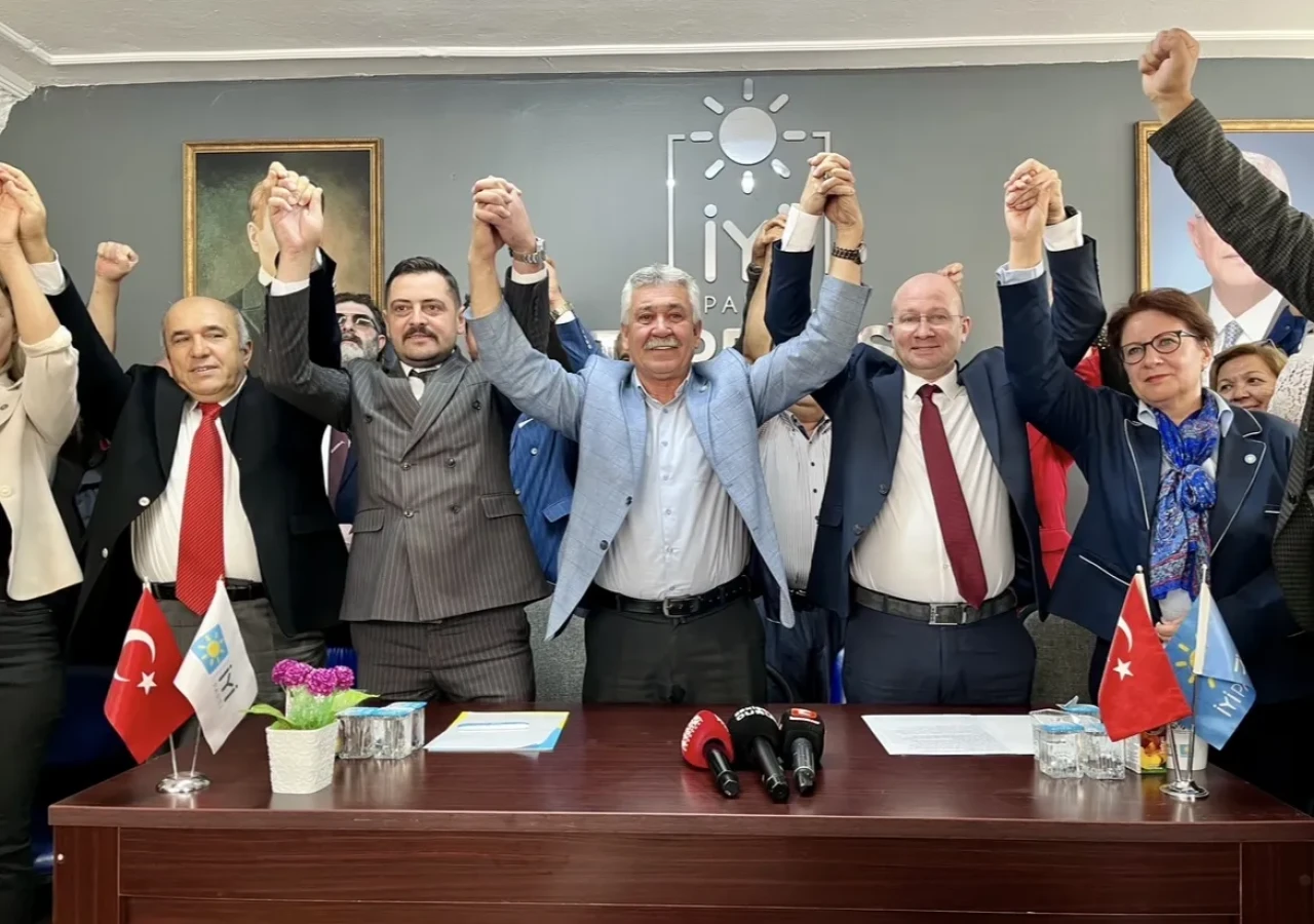 İYİ Parti Tepebaşı’nda bayrak değişimi: Ülkümen aday olmayacak, destek Küçükerkan’a