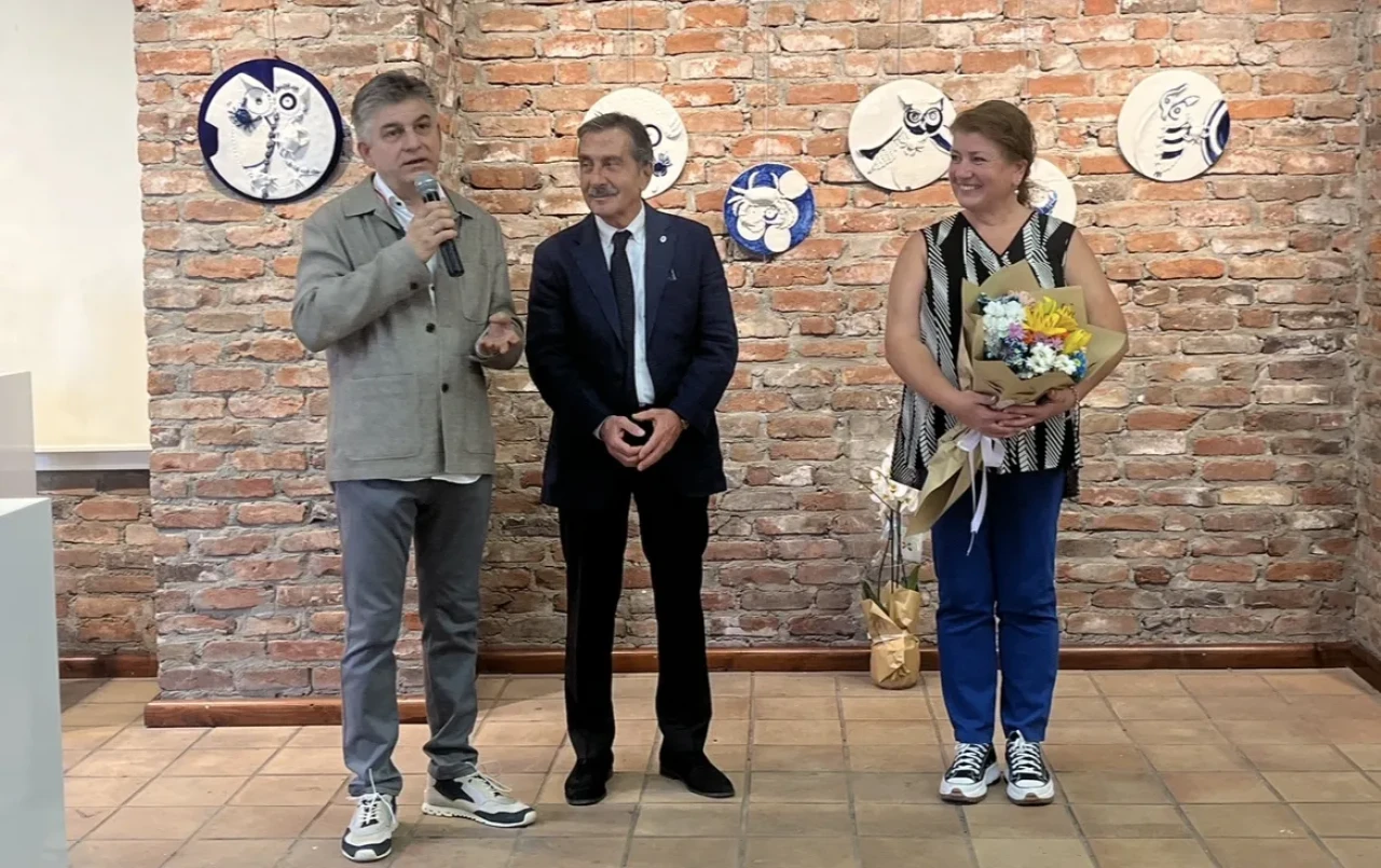 “Mavinin Kıyısında” Sergisi Açıldı