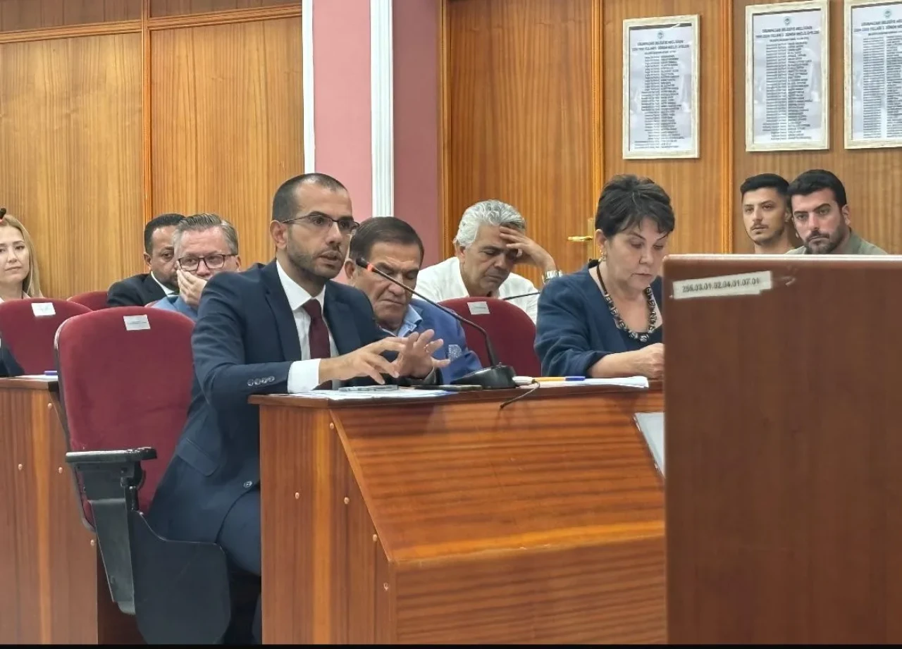 CHP’li Emre Genç’ten AK Parti’ye Eleştiri: “Siyaset Nezaket İster”