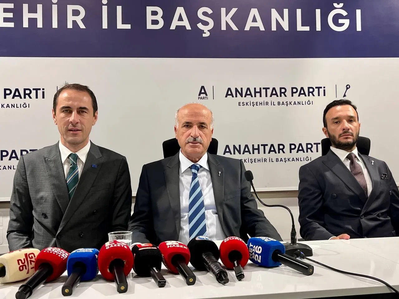 Fuat Geçen: “AK Parti ülkenin tüm değerlerini tüketti”