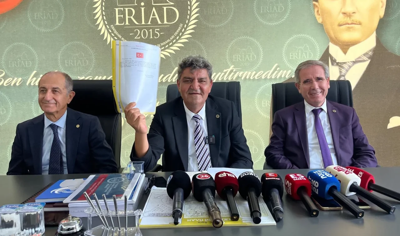 Şentuna’dan çarpıcı iddia: “İyi bir iş insanı, şehrin önünü tıkıyor”