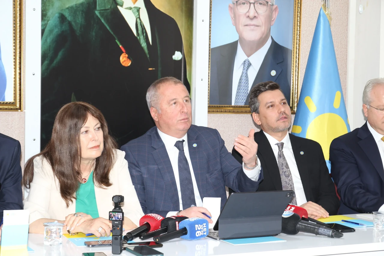 İYİ Parti’den Maden Kanununa Tepki: ‘Toprağın Üstü Bitti, Şimdi Altı Tahrip Ediliyor’