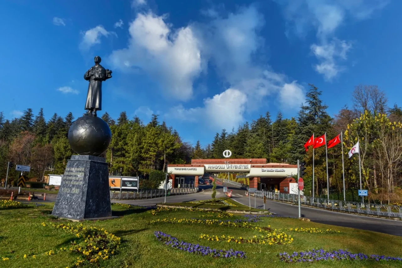 Anadolu Üniversitesi’nde 2025-2026 yılı “Yunus Emre Eğitim Öğretim Yılı” ilan edildi
