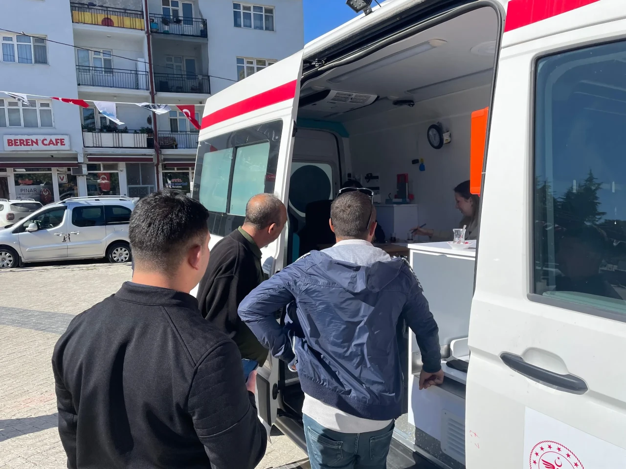 Mobil Tütün Ürünü Bırakma Polikliniği İlçelerde Yoğun İlgi Görüyor