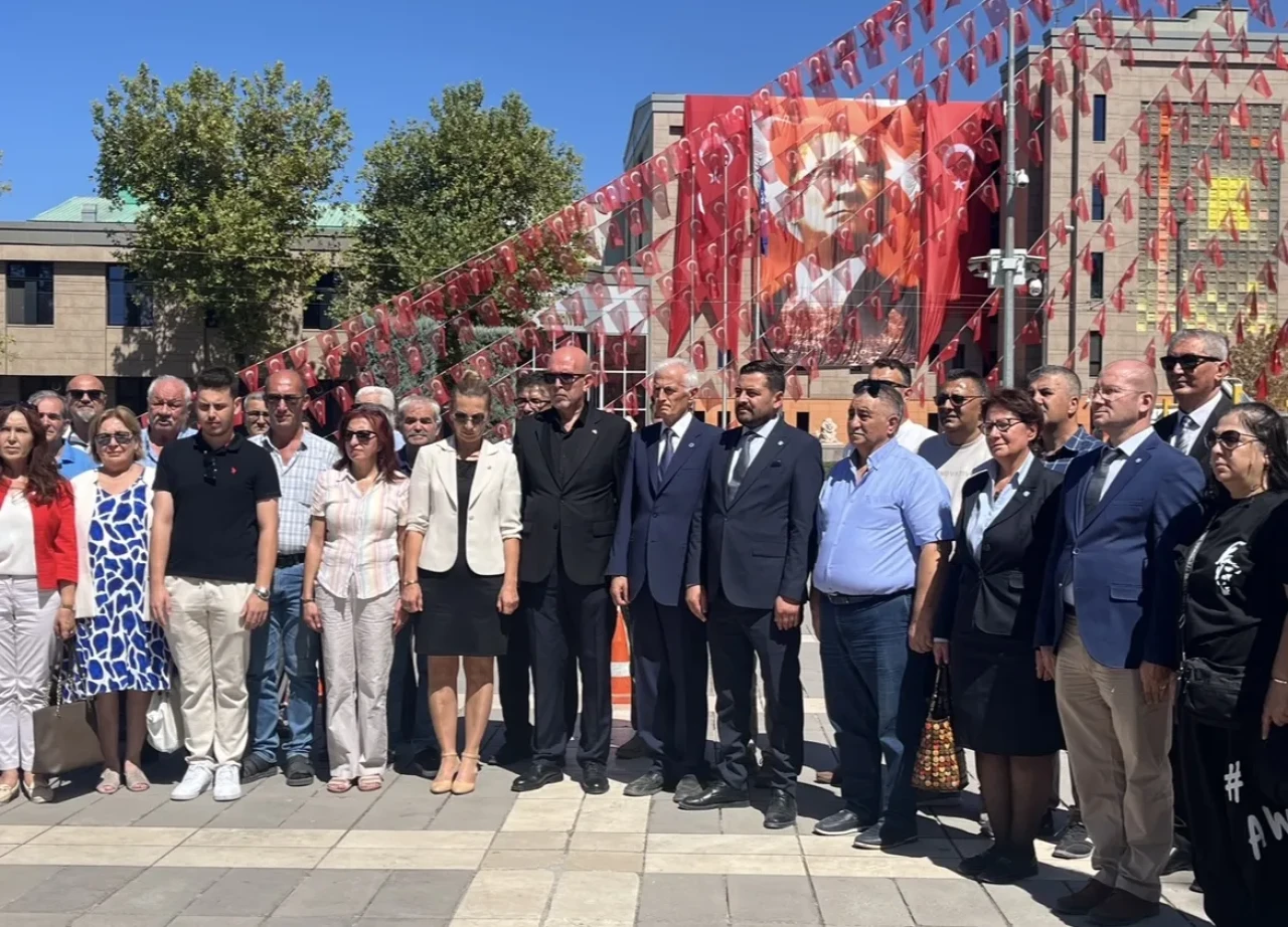 İYİ Parti, Eskişehir’in Kurtuluşunun 103. Yılında Tören Düzenledi