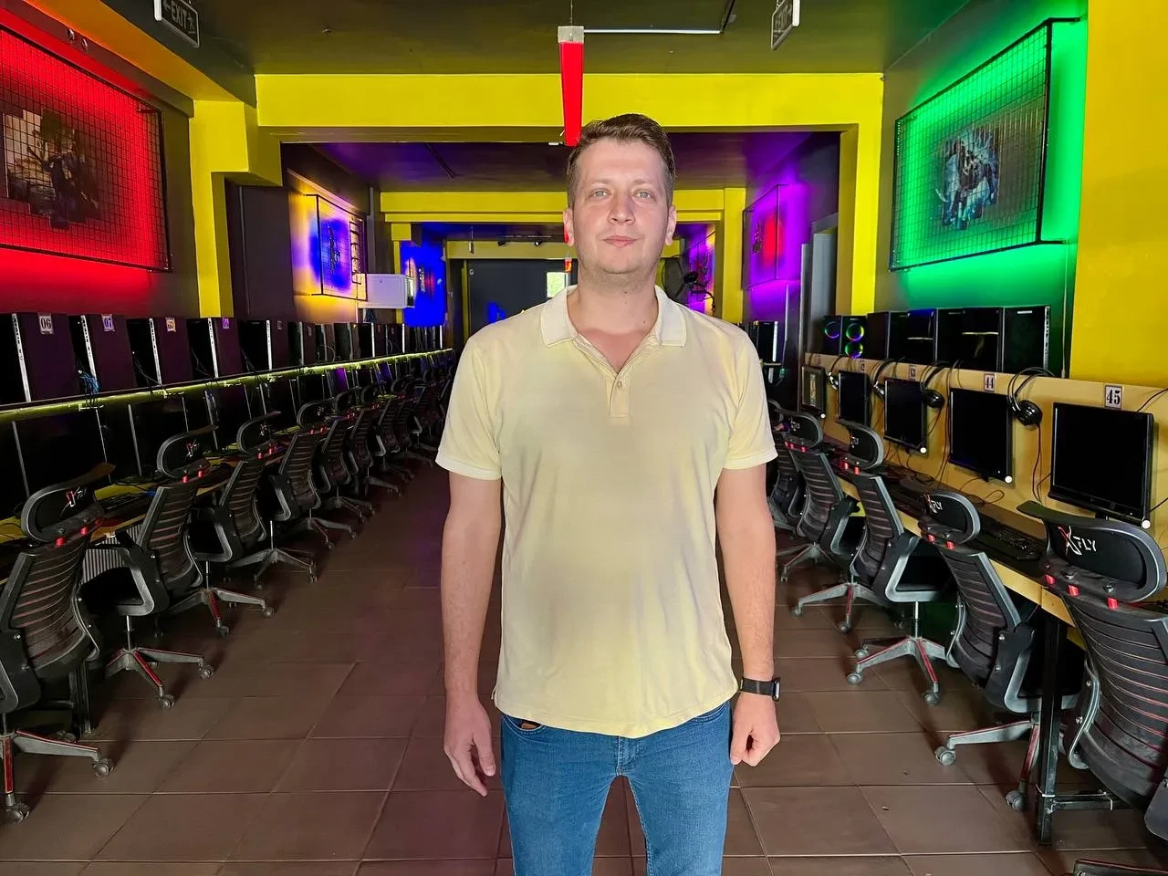 Eski Cazibesini Kaybeden İnternet Kafeler Dönüşüm Arayışında