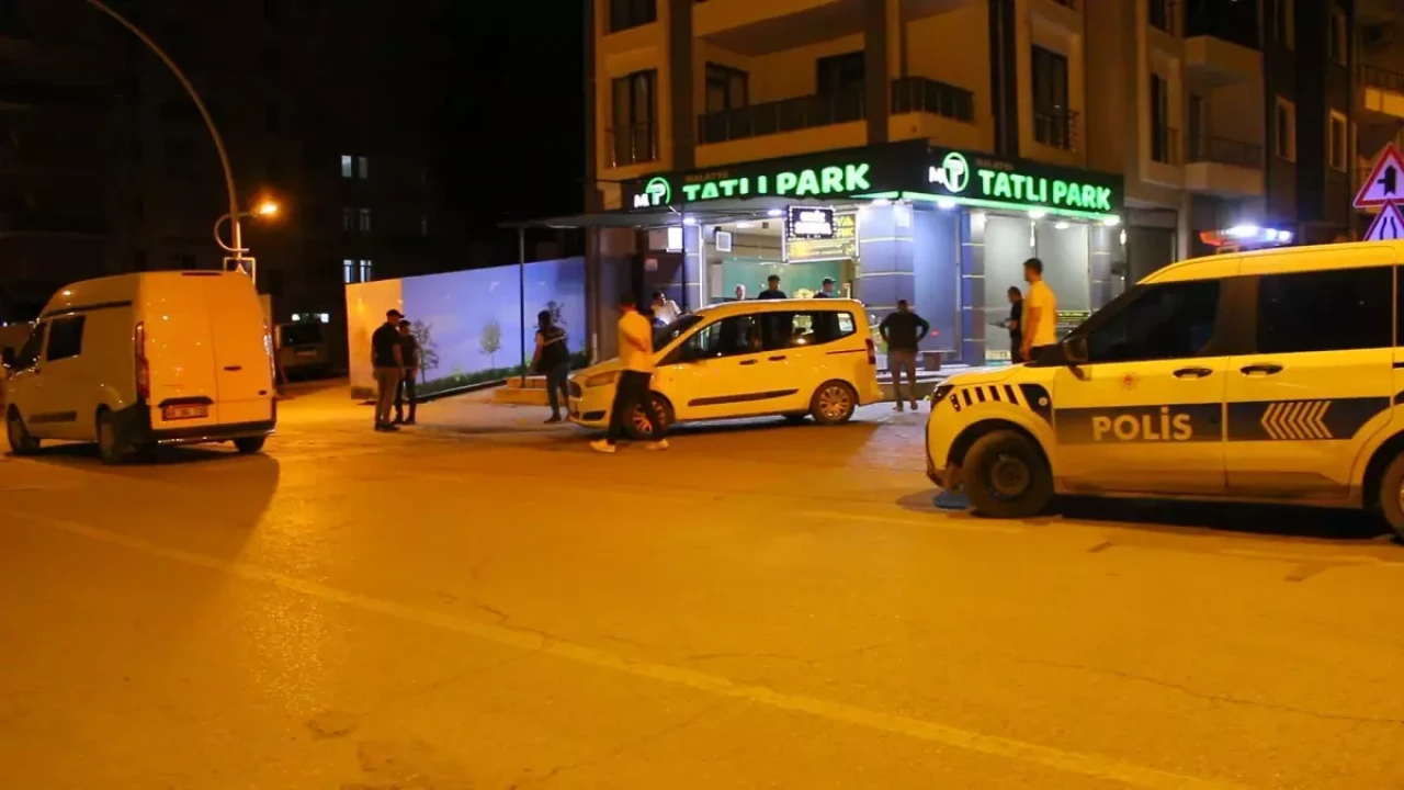 Gece Yarısı Silah Sesleri: Sokak Savaşında 1 Yaralı!