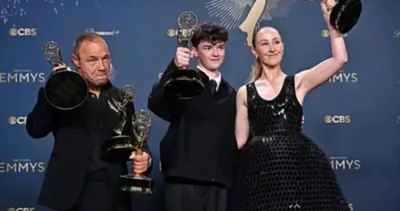 Bu yıl Emmy Ödüllerini kimler kazandı? 77. Emmy Ödüllerini kazananların tam listesi (2025)