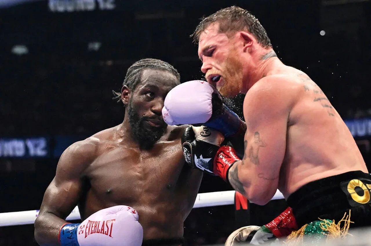 Terence Crawford - Canelo Álvarez maçını kim kazandı?