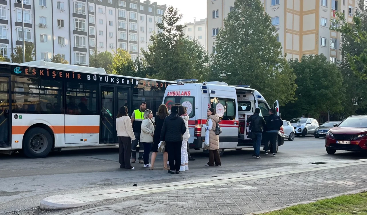 Eskişehir'de Otomobil Yayaya Çarptı