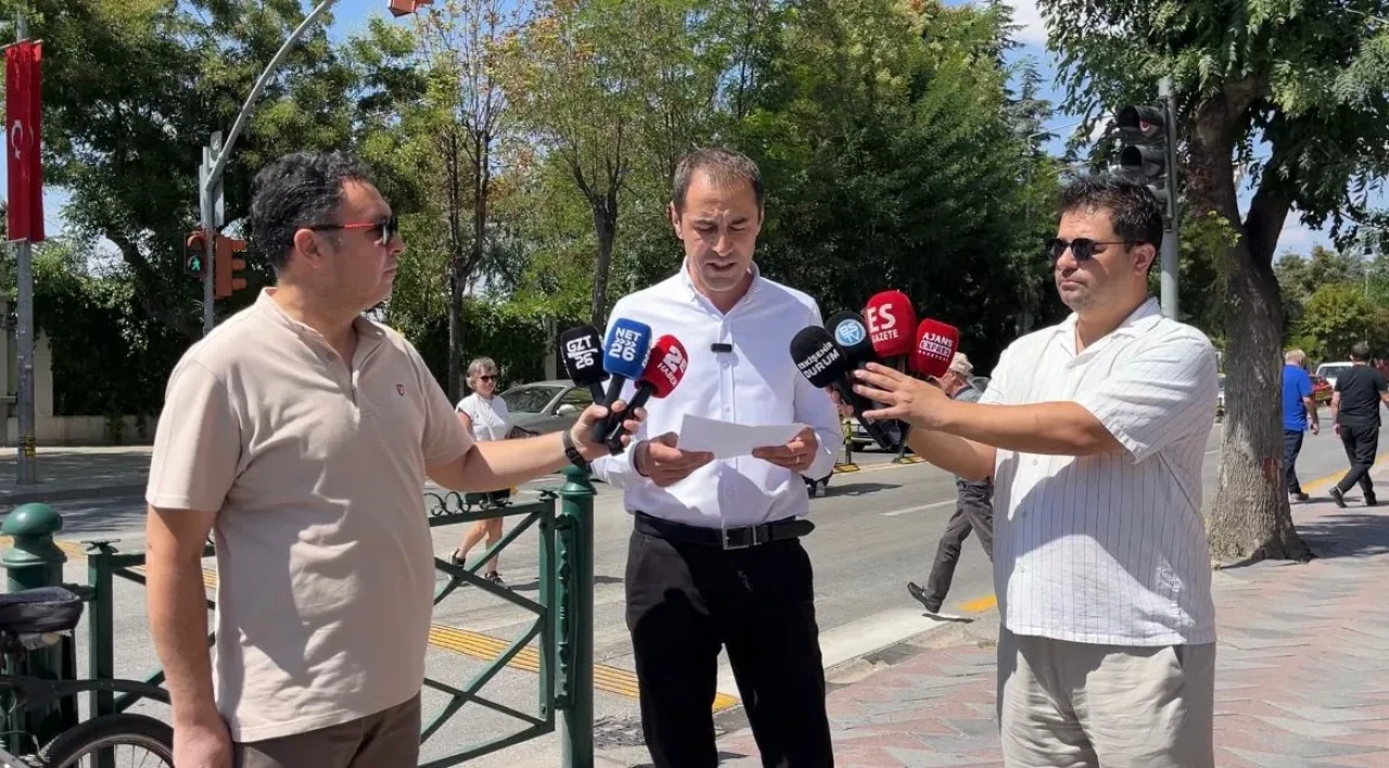 Anahtar Parti’den Trafik Eleştirisi: “Ayşe Ünlüce Sınıfta Kaldı”