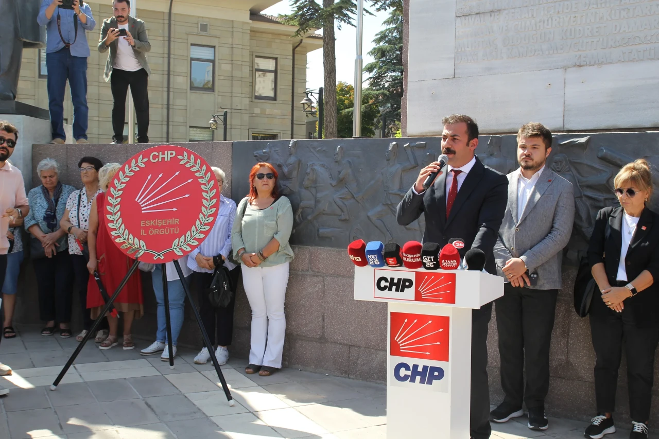 CHP’den 102. Kuruluş Yıldönümünde Demokrasi ve Özgürlük Vurgusu: “Halkın İradesini Gasp Edemezsiniz”