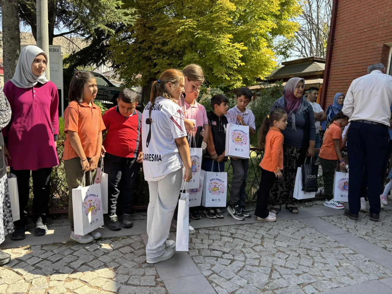 Eskişehir Büyükşehir Belediyesi’nden Kırsal İlçelerdeki Öğrencilere Kırtasiye Desteği