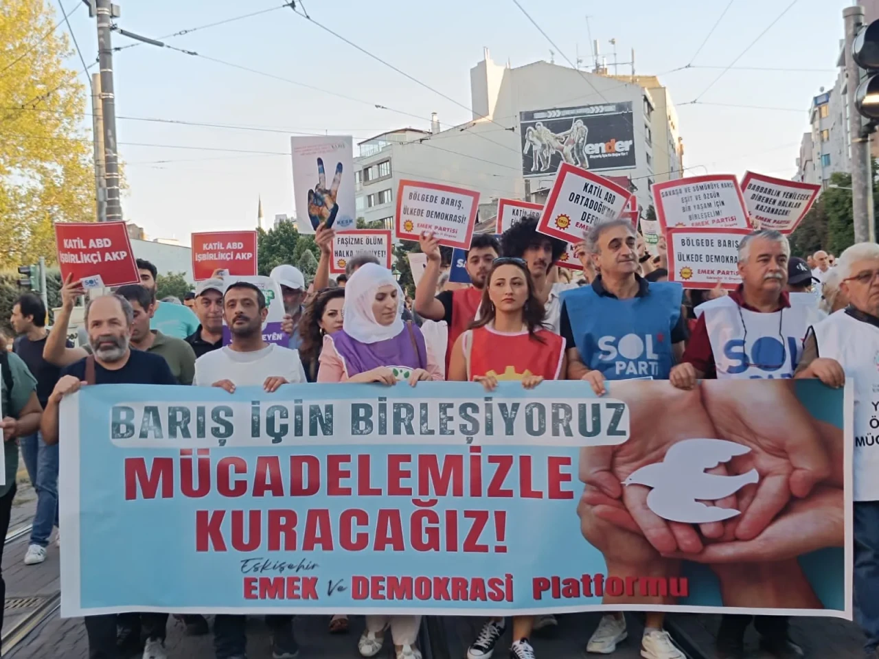 Eskişehir Emek ve Demokrasi Platformu Barış İçin Yürüdü
