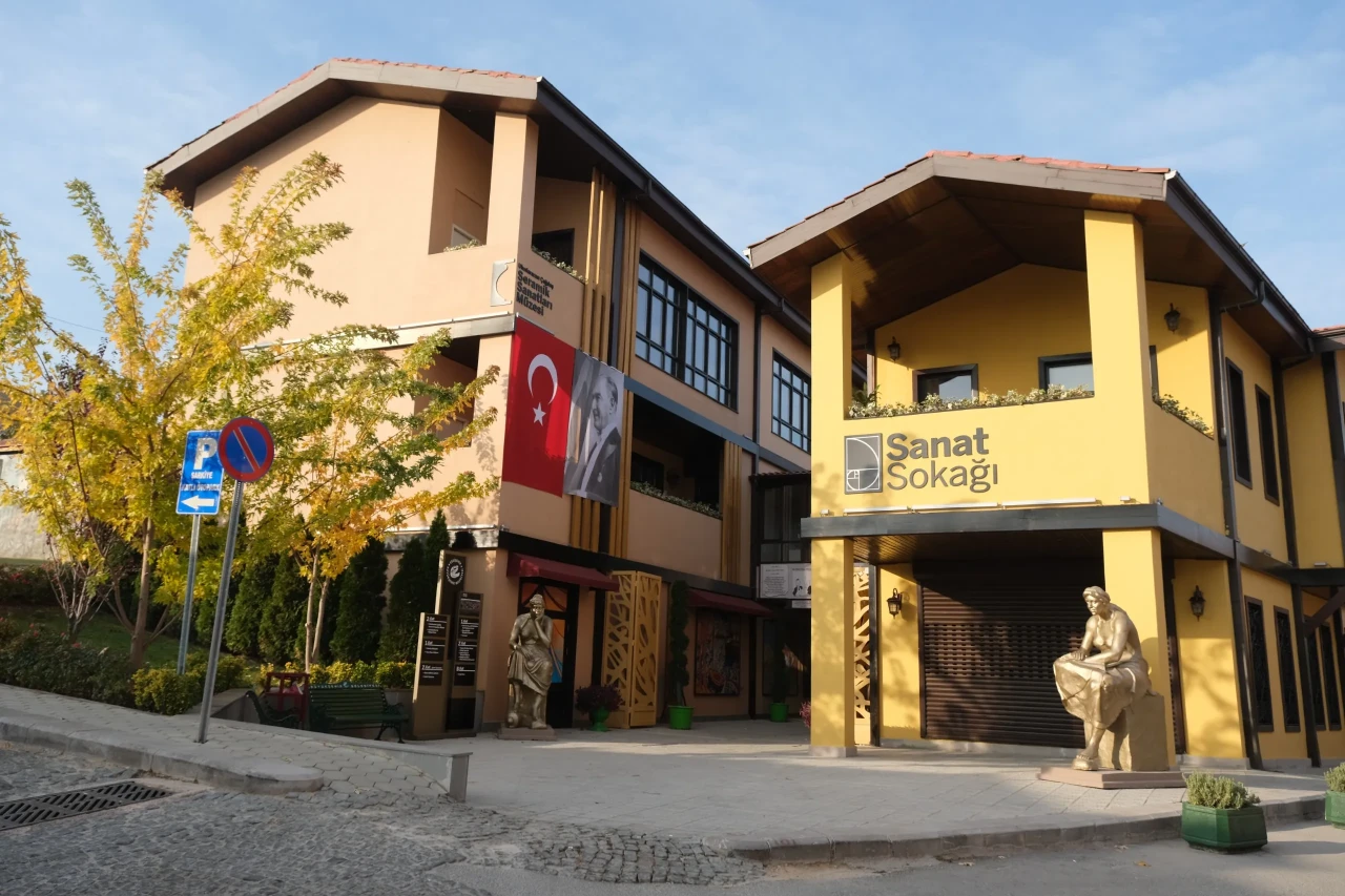 Eskişehir’de Sokaklar Sanatla Buluşuyor