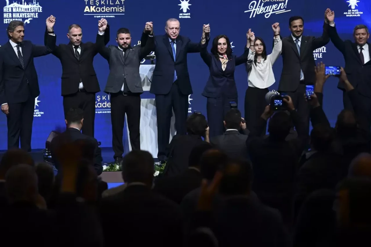 Ankara’da Sarsıntı! 8 Belediye Başkanı Daha AK Parti’ye Katılıyor, Kulisler Alev Alev!