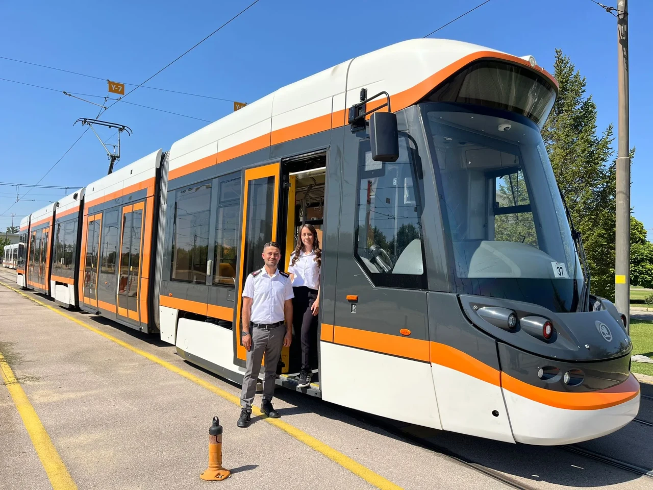 Eskişehir’in Raylardaki Kahramanları: Vatmanların Günlük Hayatı ve Zorlukları
