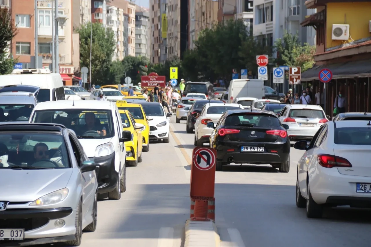 Milletvekili Hatipoğlu'ndan Trafik Eleştirisi