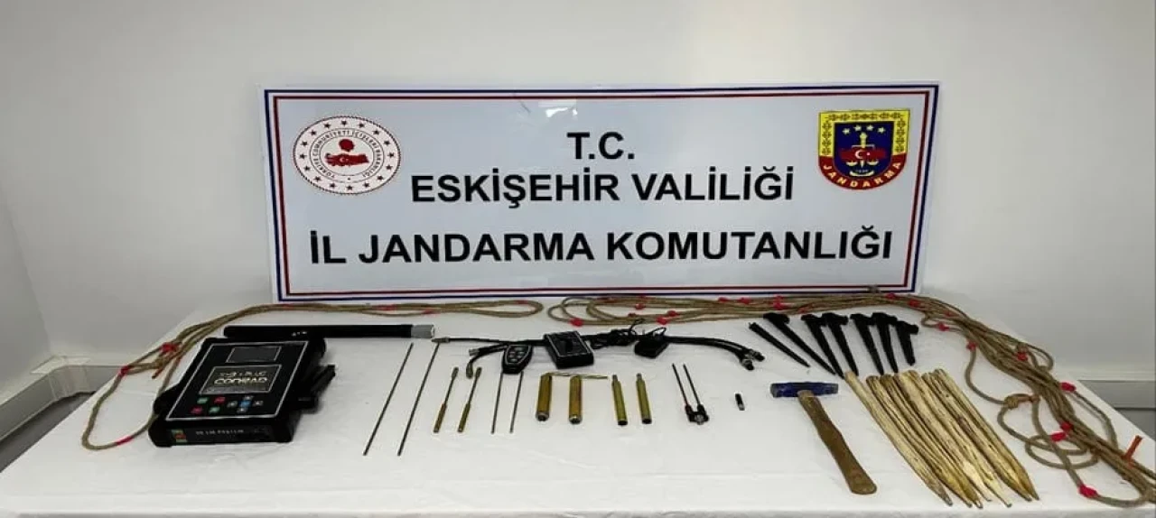Eskişehir’de Kaçak Kazı Yapan 5 Şüpheli Suçüstü Yakalandı