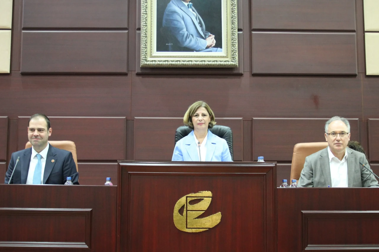 Ayşe Ünlüce: "Her Karar Eleştirilir"